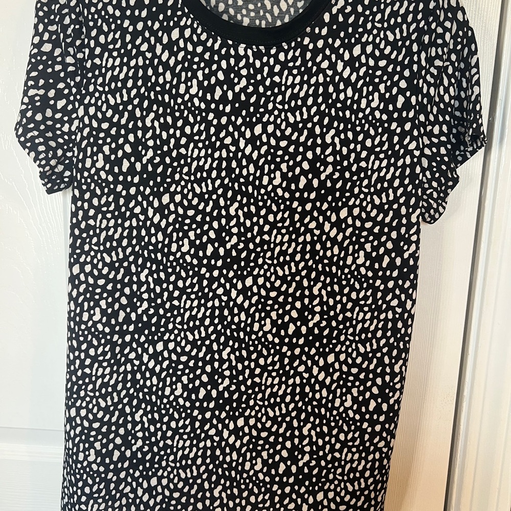 Black and White Patterned Women's Top